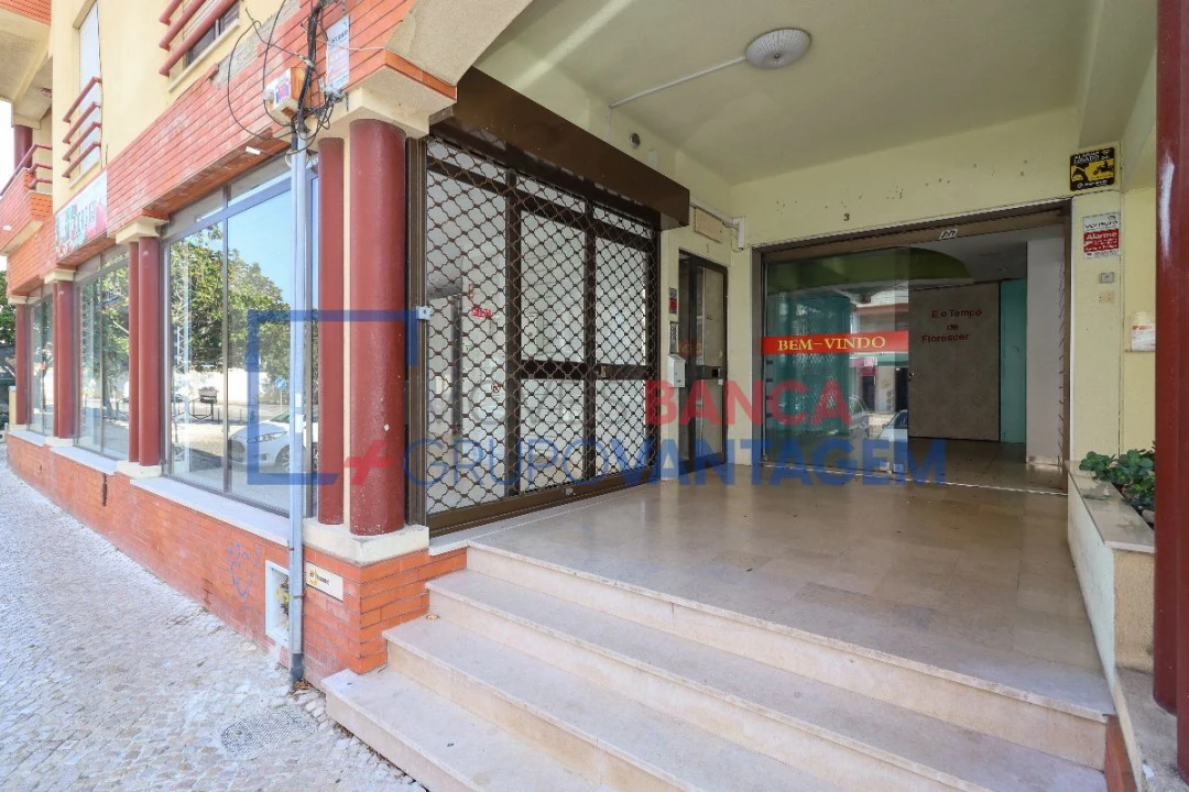 Loja para Venda em Santa Maria, São Pedro e Matacães Foto 1