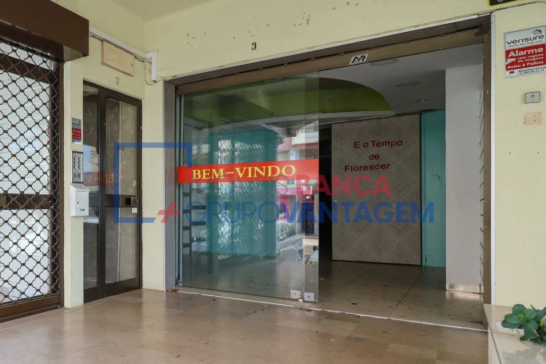 Loja para Venda em Santa Maria, São Pedro e Matacães Foto 2