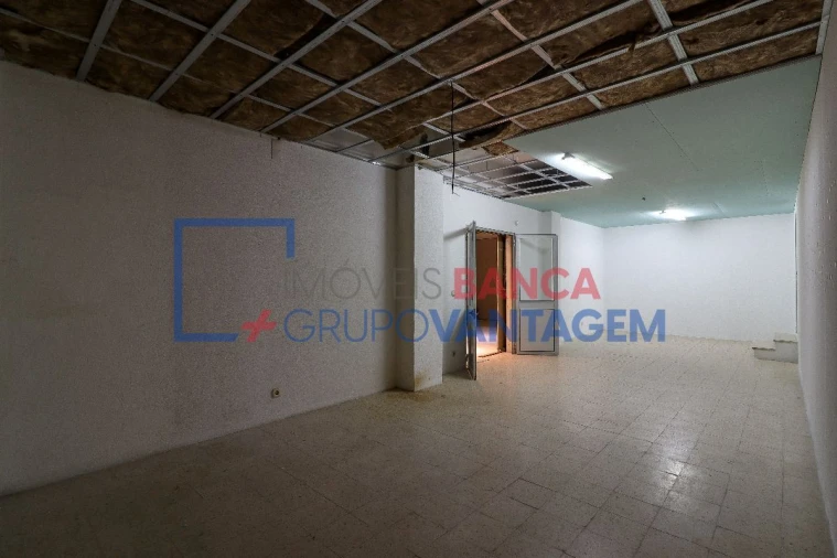 Loja para Venda em Santa Maria, São Pedro e Matacães Foto 23