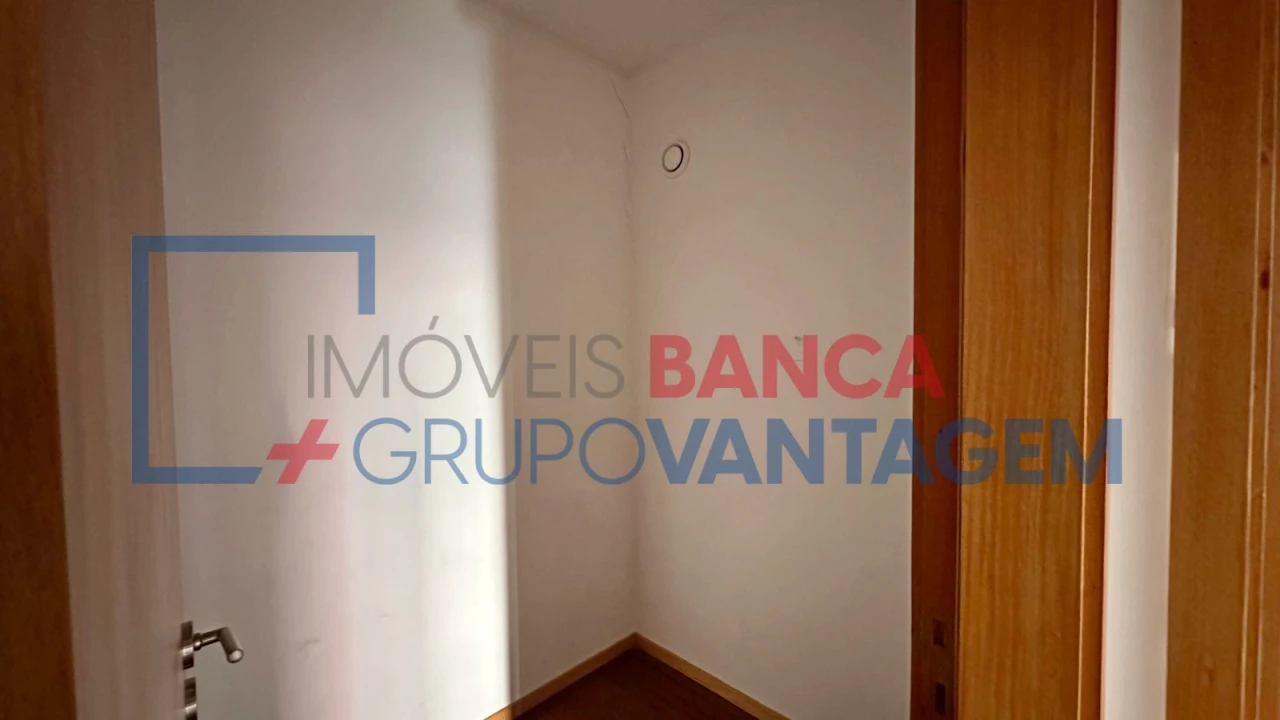 Apartamento T2 para Venda em Oliveira do Douro Foto 6