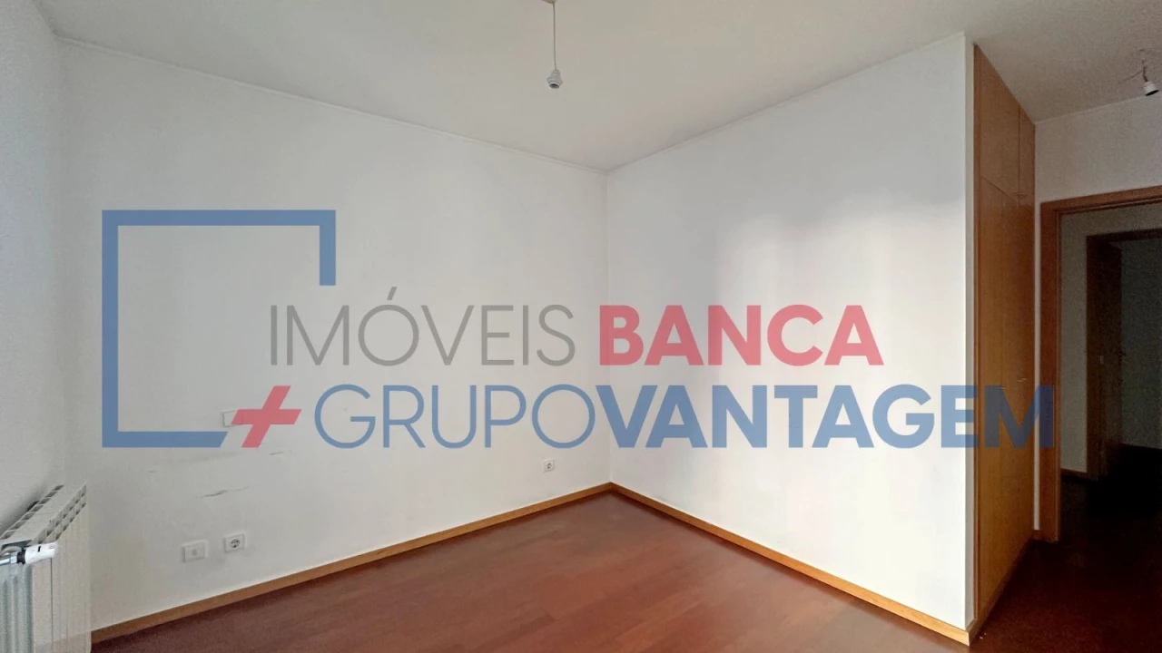 Apartamento T2 para Venda em Oliveira do Douro Foto 8