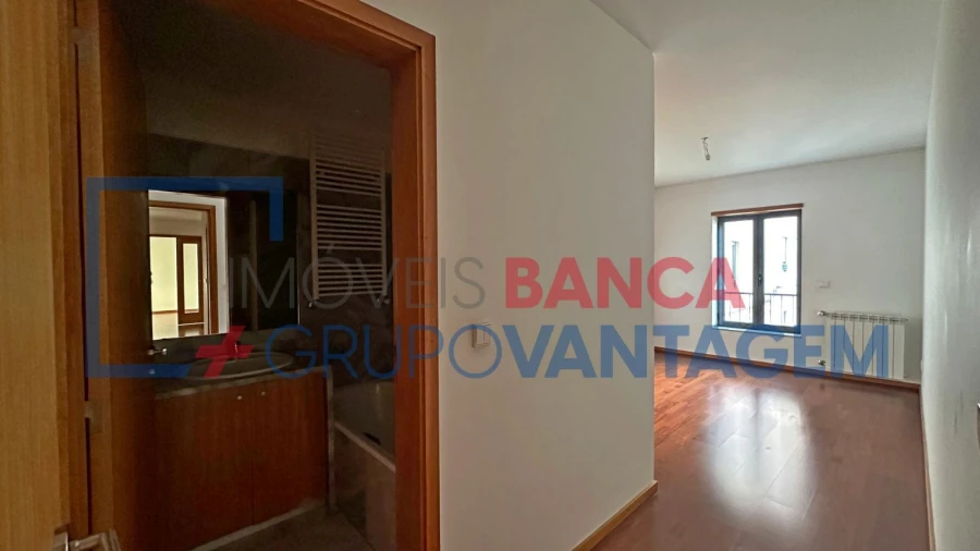 Apartamento T2 para Venda em Oliveira do Douro Foto 10