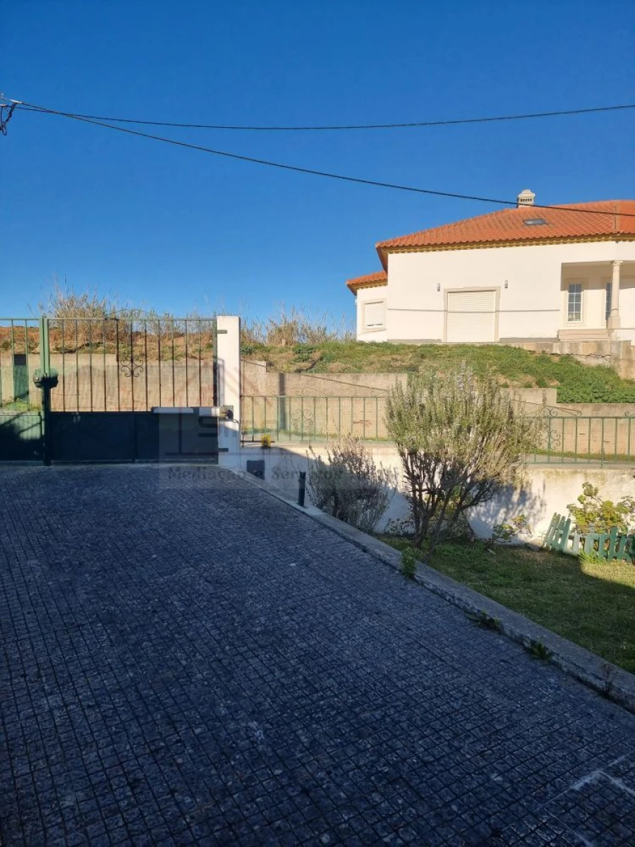 Moradia T3 para Venda em Santa Barbara Foto 2