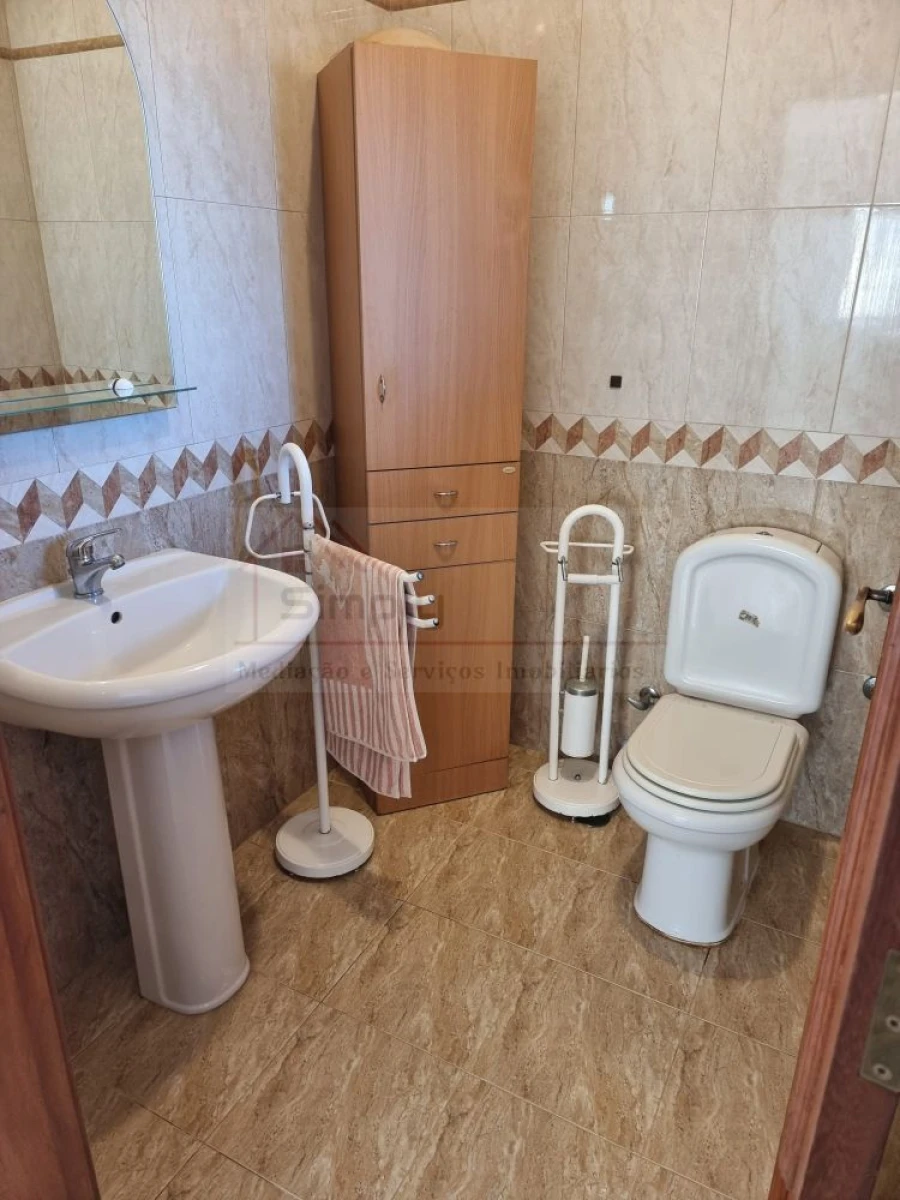 Moradia T3 para Venda em Santa Barbara Foto 26