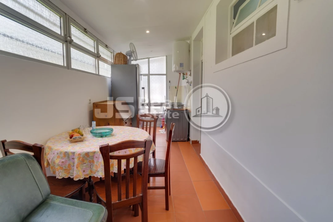 Moradia T5 para Venda em Funchal (Santa Maria Maior) Foto 4