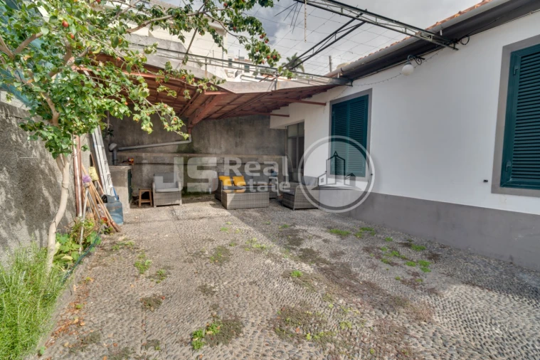 Moradia T5 para Venda em Funchal (Santa Maria Maior) Foto 2