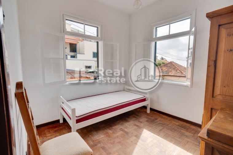 Moradia T5 para Venda em Funchal (Santa Maria Maior) Foto 13