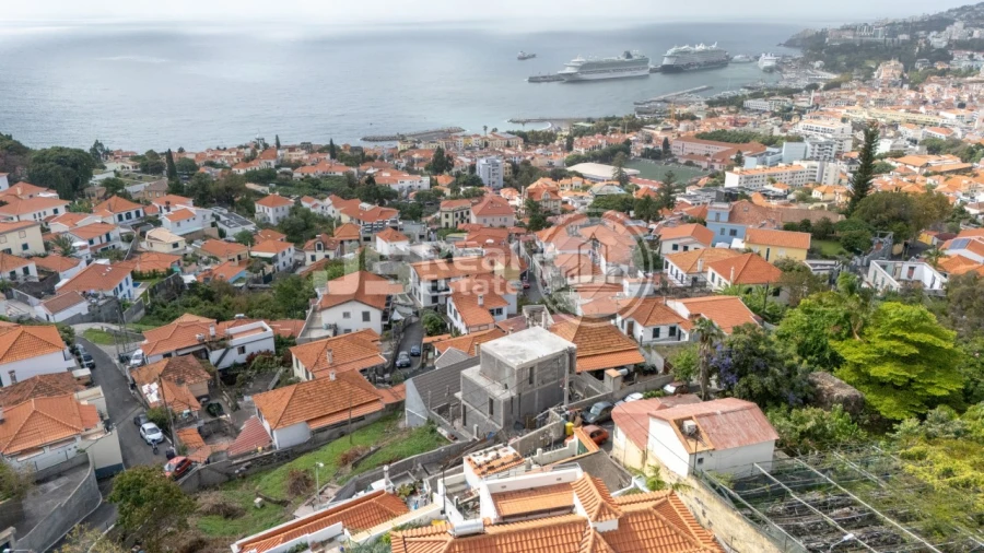 Moradia T5 para Venda em Funchal (Santa Maria Maior) Foto 40