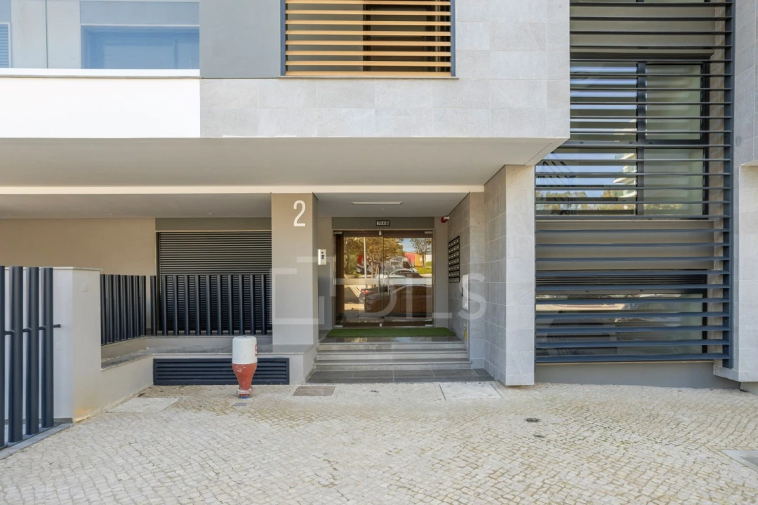 Apartamento T3 para Venda em Faro (Sé e São Pedro) Foto 3