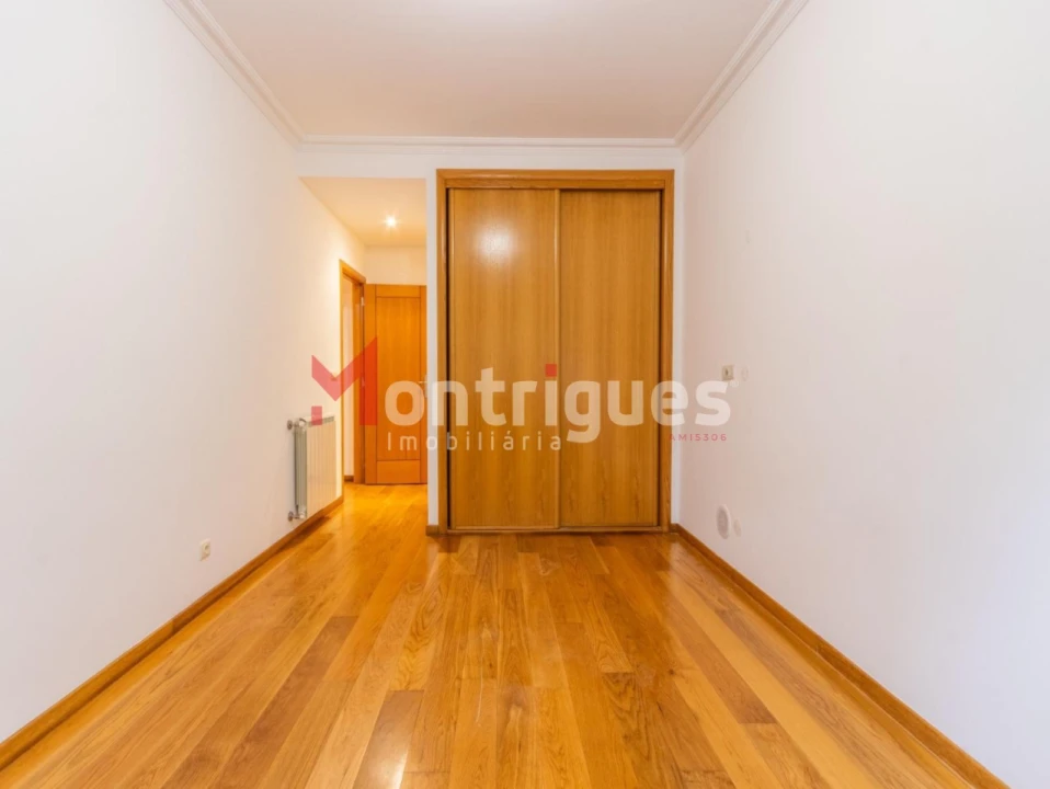 Apartamento T3 para Venda em Parque das Nações Foto 10