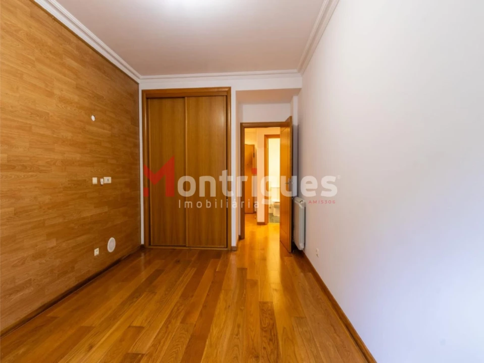 Apartamento T3 para Venda em Parque das Nações Foto 14