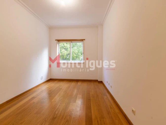 Apartamento T3 para Venda em Parque das Nações Foto 11