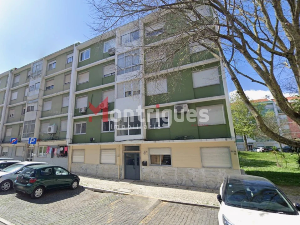 Apartamento T2 para Venda em Benfica Foto 1