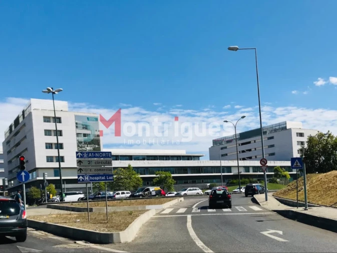 Apartamento T2 para Venda em Benfica Foto 3