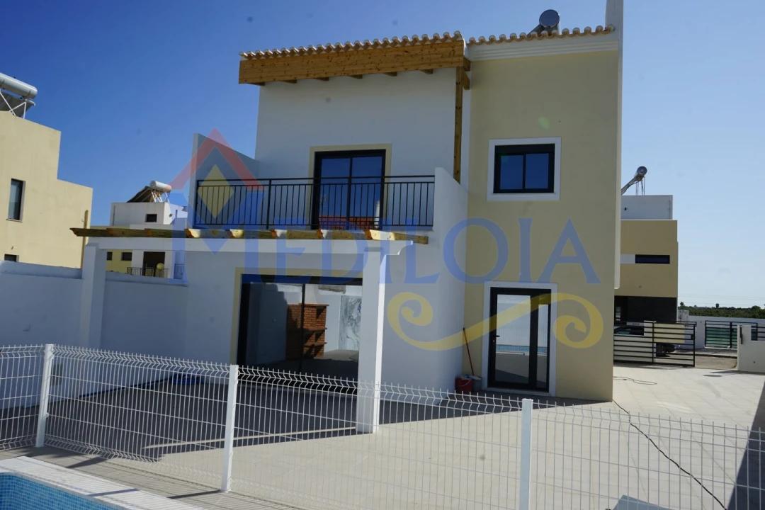 Moradia T3 para Venda em Vila Nova de Cacela Foto 3