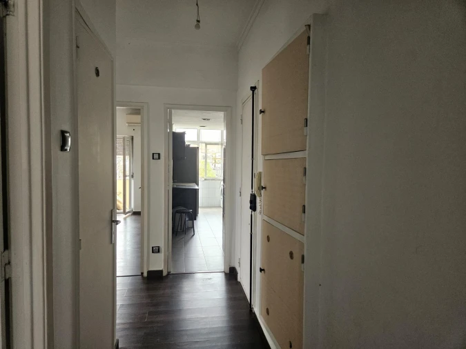 Apartamento T2 para Venda em Benfica Foto 5