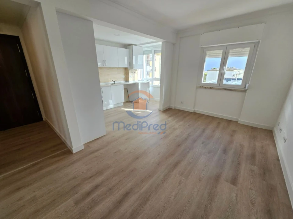 Apartamento T3 para Venda em Sacavém e Prior Velho Foto 4