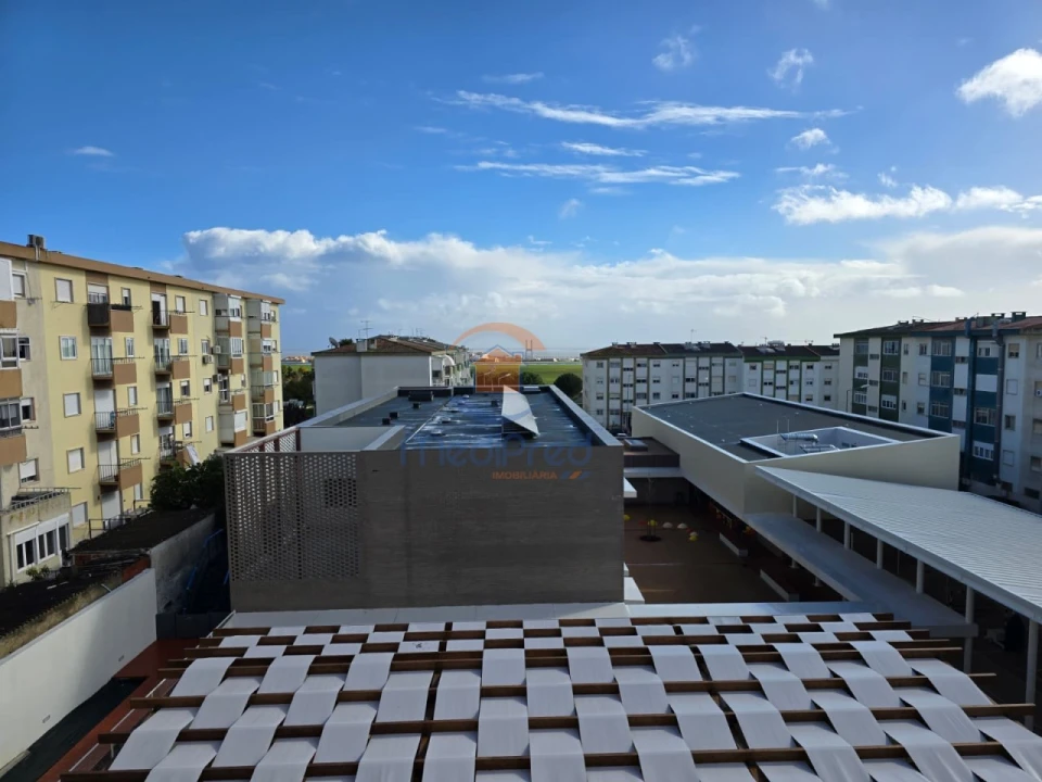 Apartamento T3 para Venda em Sacavém e Prior Velho Foto 11