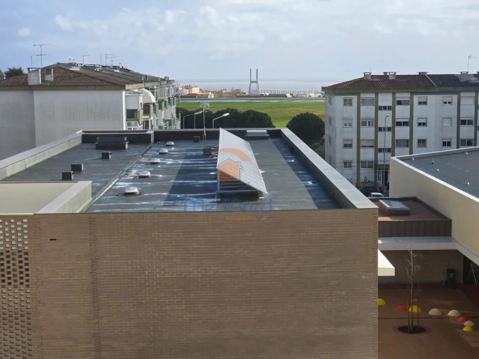 Apartamento T3 para Venda em Sacavém e Prior Velho Foto 12