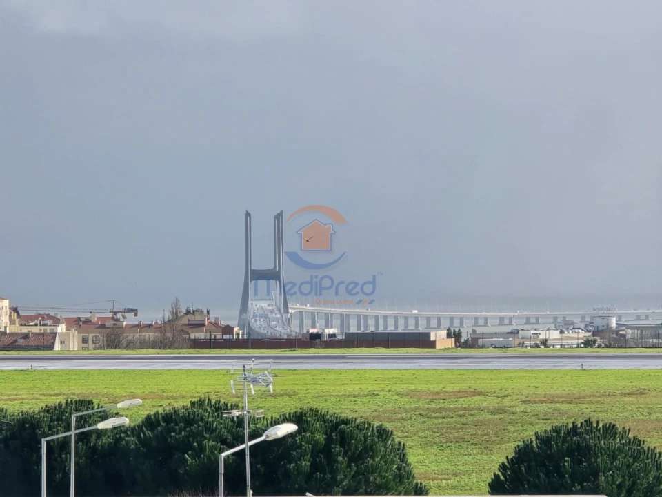 Apartamento T3 para Venda em Sacavém e Prior Velho Foto 13