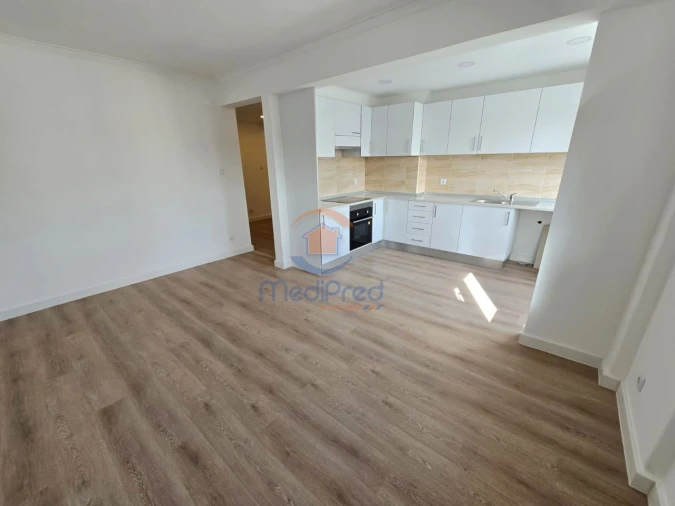Apartamento T3 para Venda em Sacavém e Prior Velho Foto 6