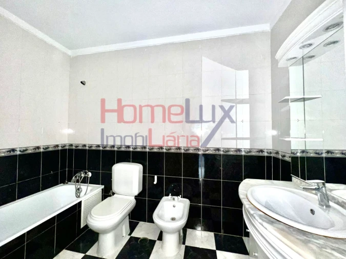 Apartamento T4 para Venda em Lamego (Almacave e Sé) Foto 16