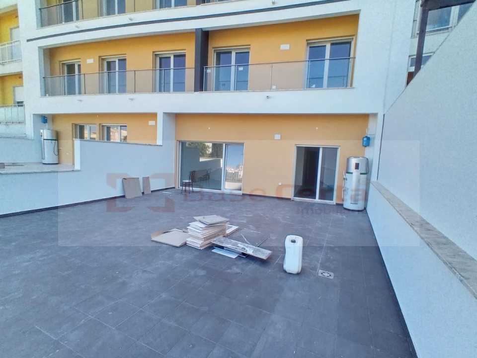 Apartamento T1 para Venda em Vialonga Foto 2