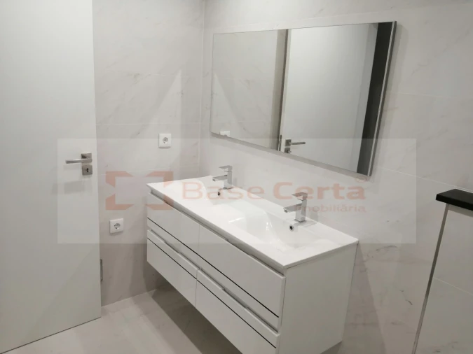 Apartamento T1 para Venda em Vialonga Foto 4