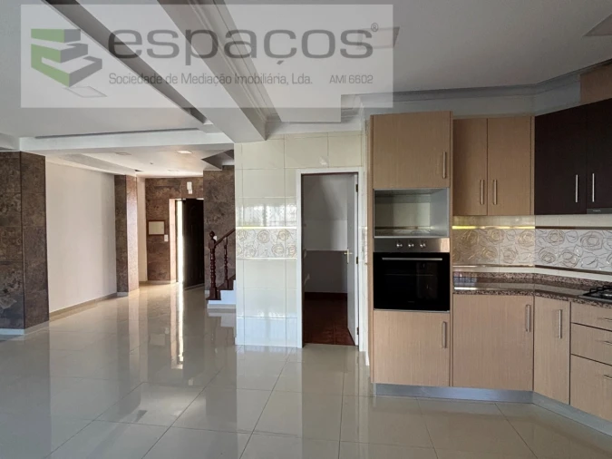 Moradia T4 para Venda em Castelo Branco Foto 6