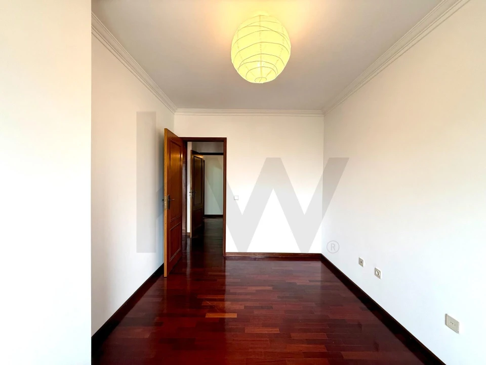 Apartamento T3 para Arrendamento em Ramalde Foto 12