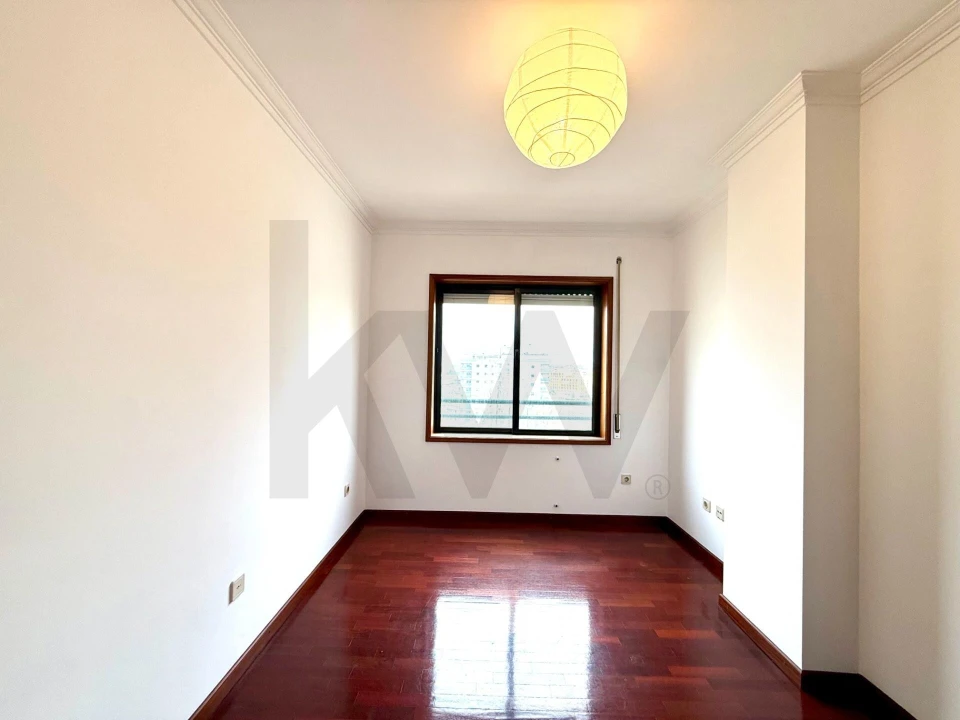 Apartamento T3 para Arrendamento em Ramalde Foto 11