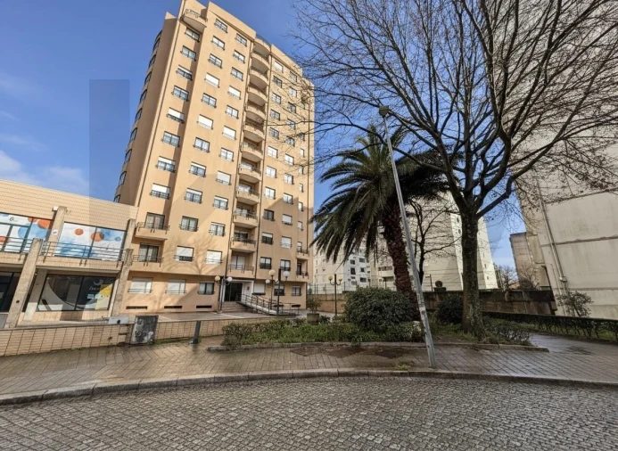 Apartamento T3 para Arrendamento em Ramalde Foto 18