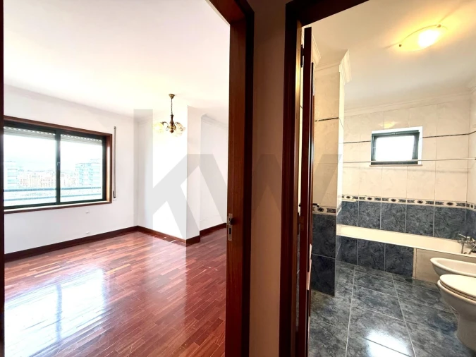 Apartamento T3 para Arrendamento em Ramalde Foto 16