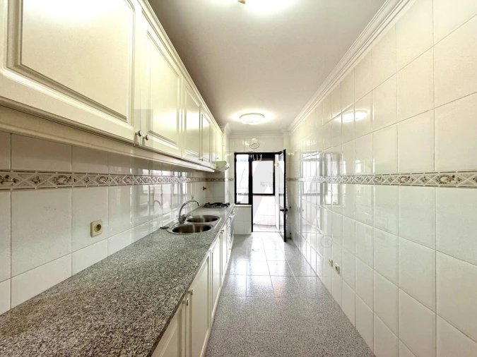 Apartamento T3 para Arrendamento em Ramalde Foto 7