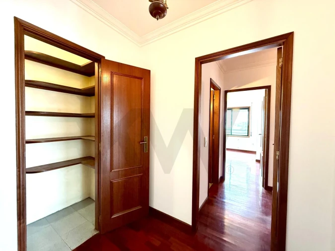 Apartamento T3 para Arrendamento em Ramalde Foto 6