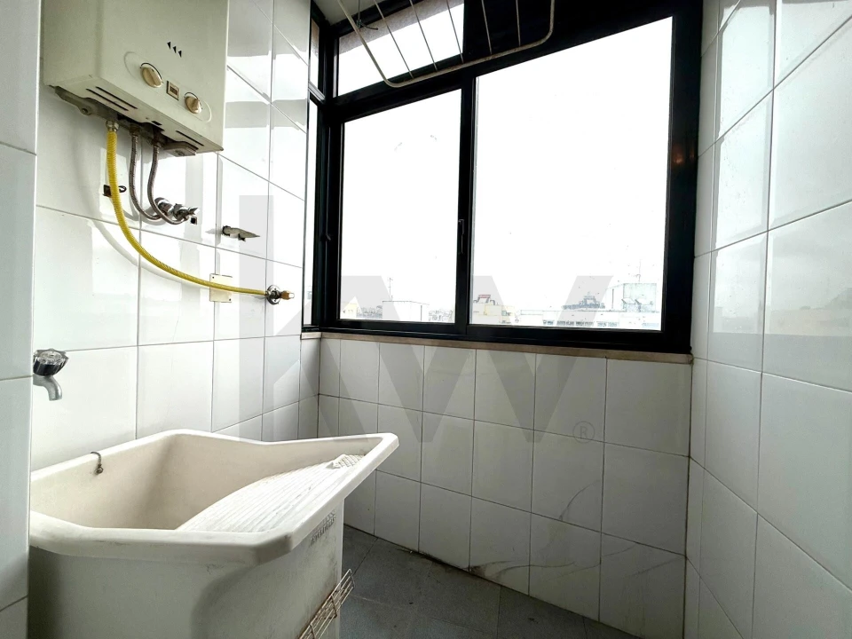 Apartamento T3 para Arrendamento em Ramalde Foto 9