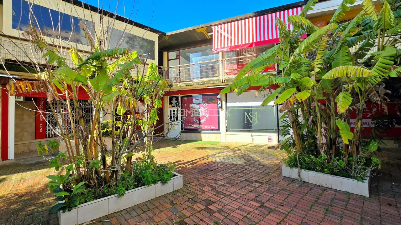 Negócio para Venda em Massamá e Monte Abraão Foto 1