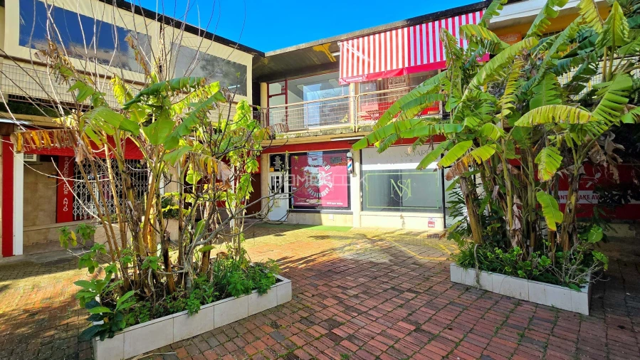 Negócio para Venda em Massamá e Monte Abraão Foto 1