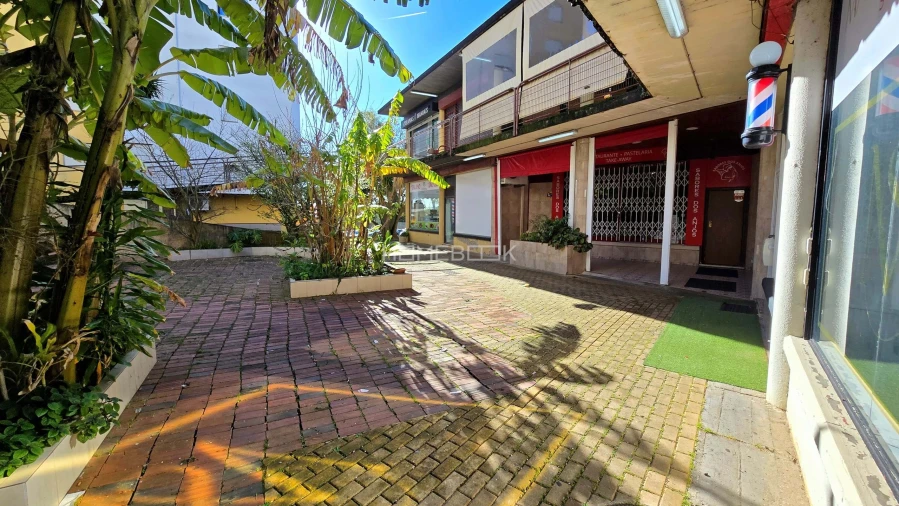 Negócio para Venda em Massamá e Monte Abraão Foto 10