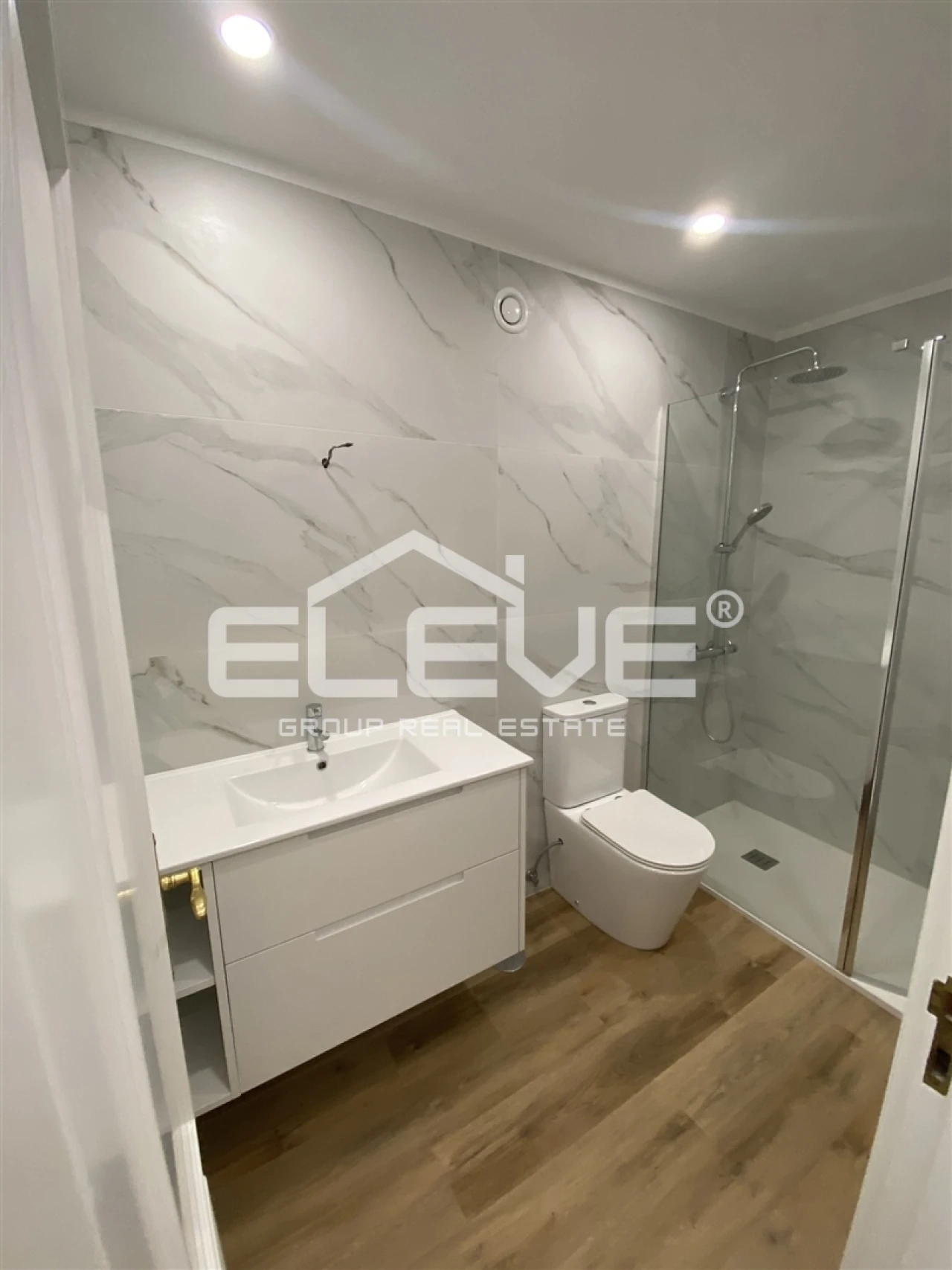 Apartamento T2 para Venda em Fânzeres e São Pedro da Cova Foto 3