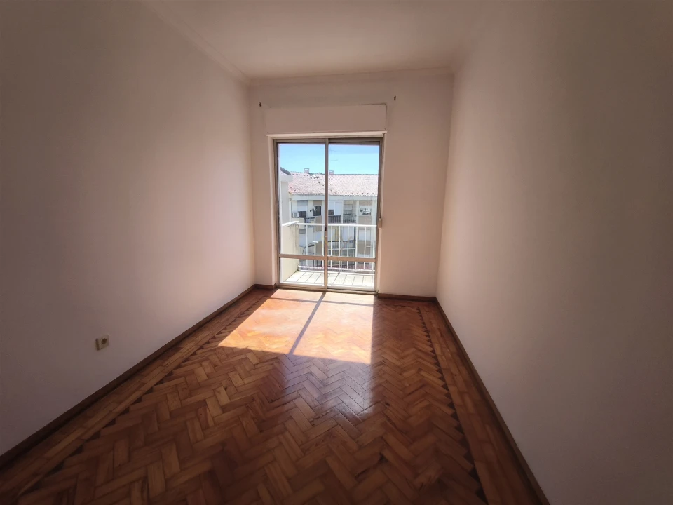 Apartamento T3 para Venda em Carnaxide e Queijas Foto 15