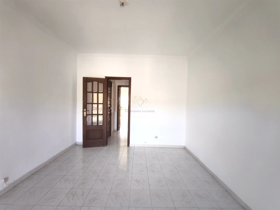 Apartamento T3 para Venda em Carnaxide e Queijas Foto 4