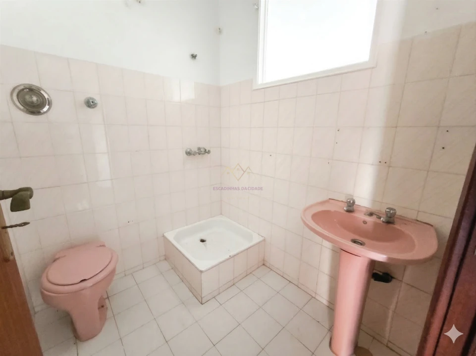 Apartamento T3 para Venda em Carnaxide e Queijas Foto 26