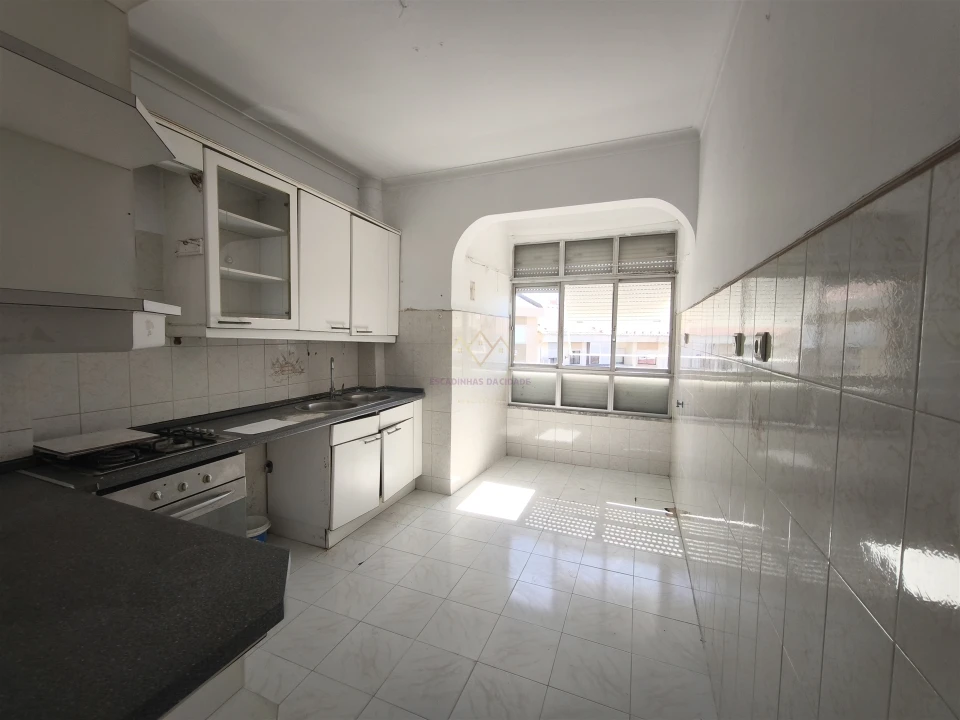 Apartamento T3 para Venda em Carnaxide e Queijas Foto 8