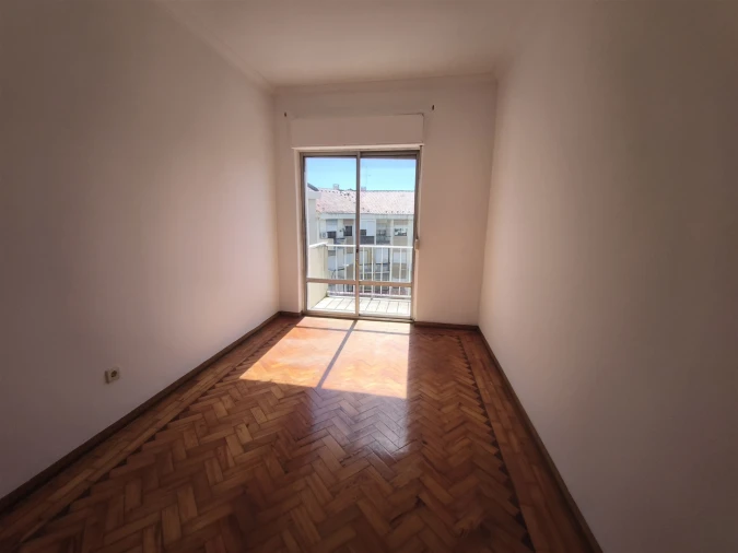 Apartamento T3 para Venda em Carnaxide e Queijas Foto 15
