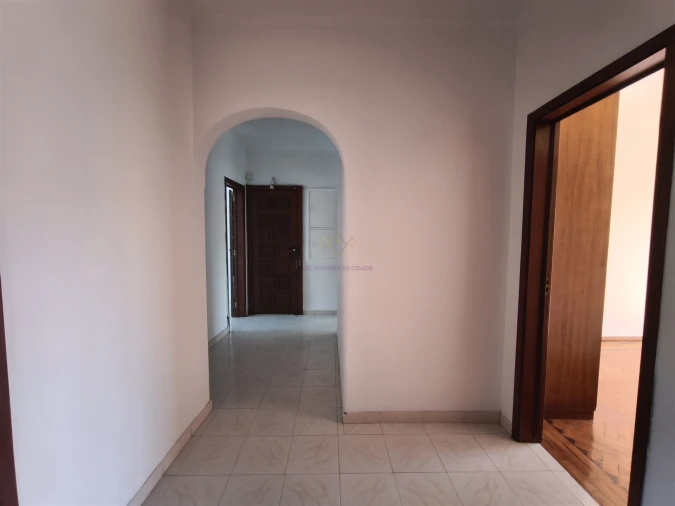 Apartamento T3 para Venda em Carnaxide e Queijas Foto 29