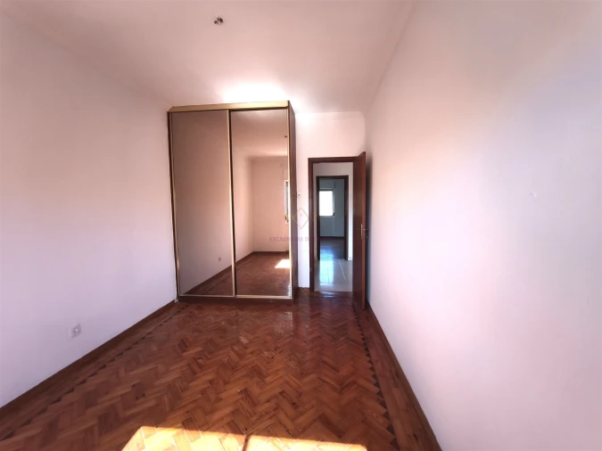 Apartamento T3 para Venda em Carnaxide e Queijas Foto 14