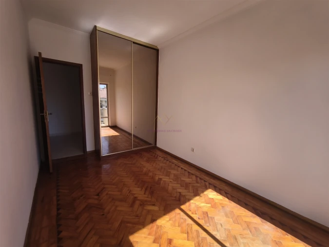 Apartamento T3 para Venda em Carnaxide e Queijas Foto 16