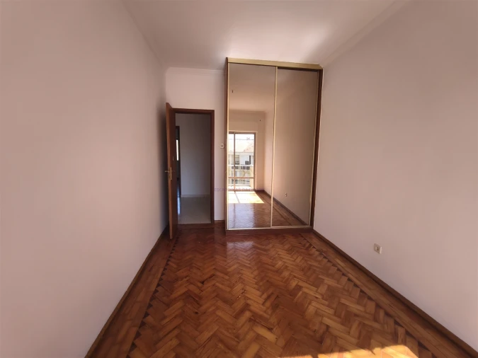 Apartamento T3 para Venda em Carnaxide e Queijas Foto 17