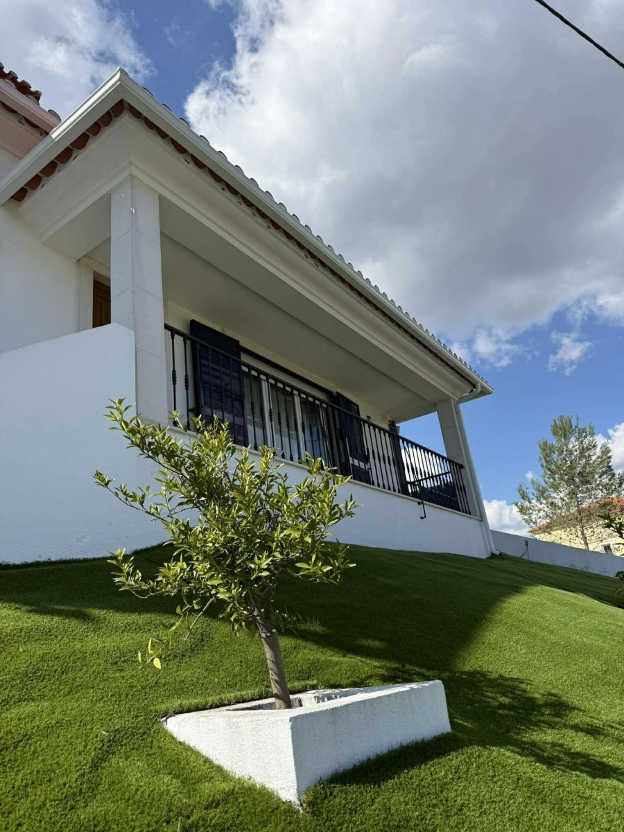 Moradia T4 para Venda em São João Baptista e Santa Maria dos Olivais Foto 2